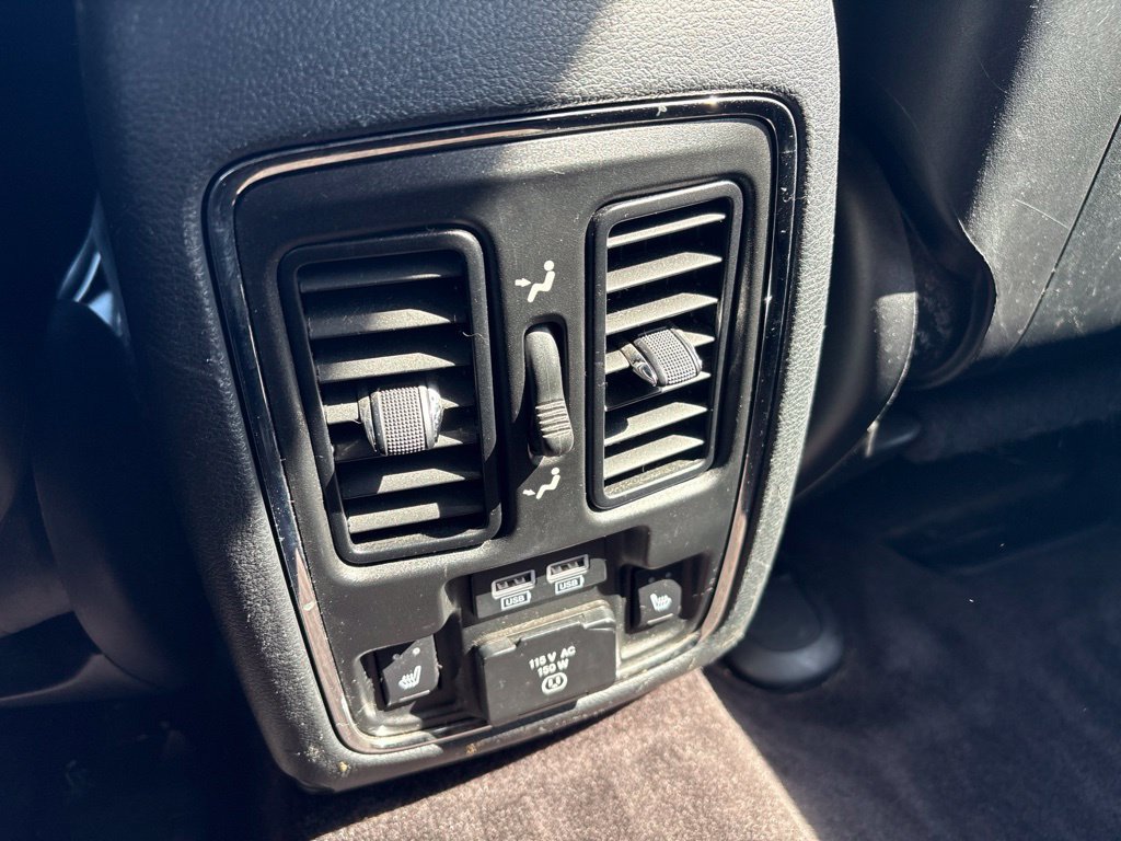 Used 2018 Jeep Grand Cherokee Overland AWD/4WD image 23