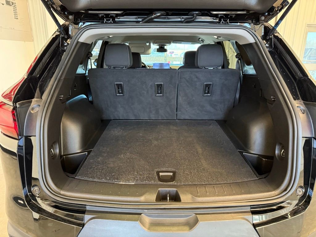 Used 2025 Chevrolet Blazer LT image 13