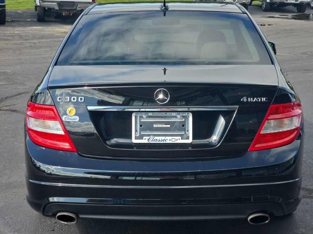 Used 2010 Mercedes-Benz C 300 4MATIC Sedan image 4