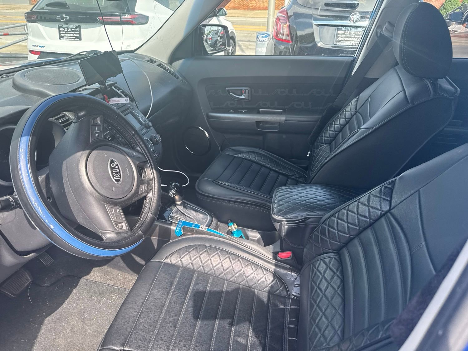 Used 2013 Kia Soul + w/ Audio Pkg FWD image 9