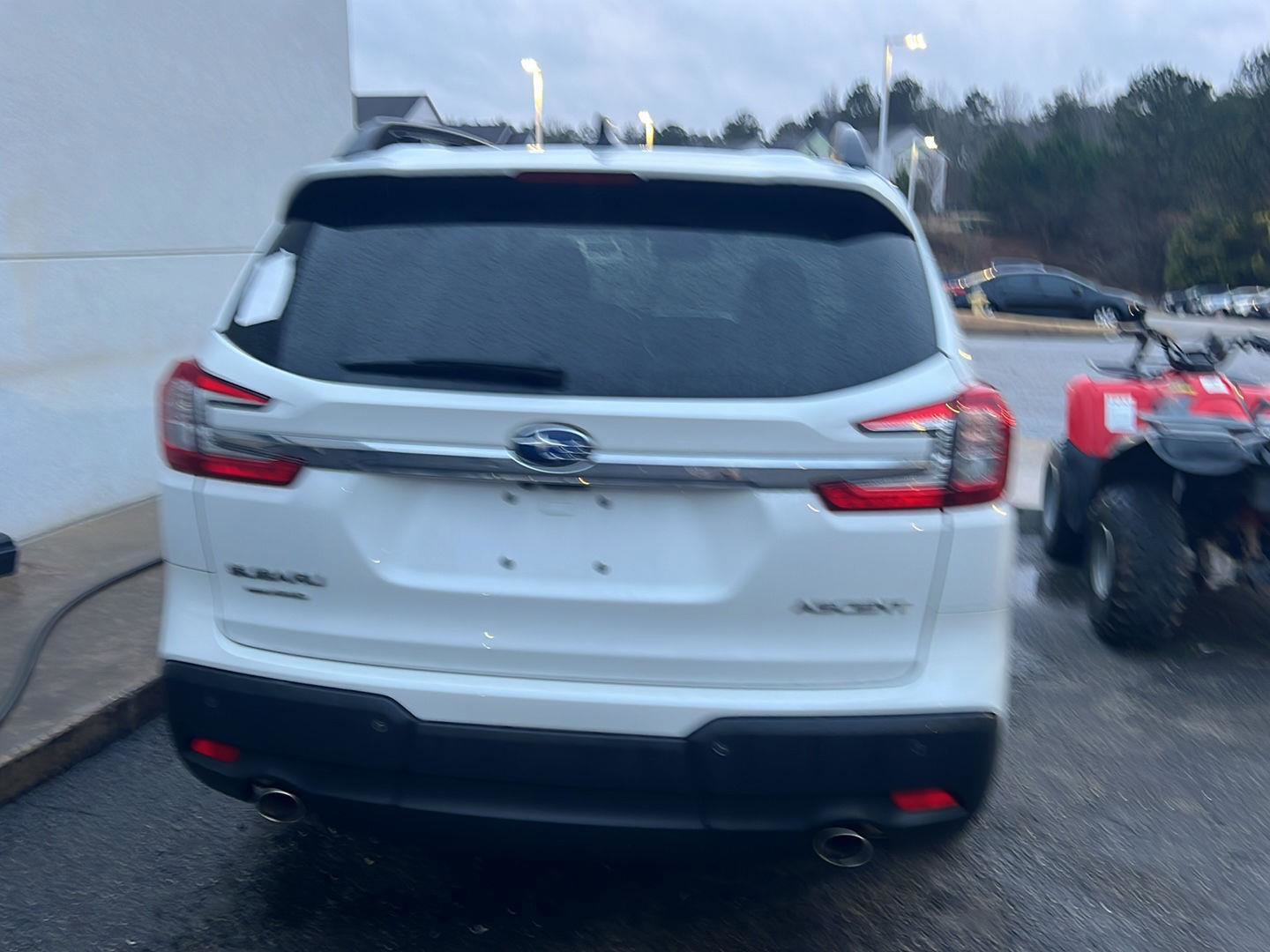 Used 2024 Subaru Ascent Premium w/ Convenience Package image 9