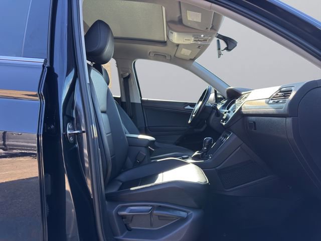 Used 2019 Volkswagen Tiguan SE w/ Panoramic Sunroof Package image 34