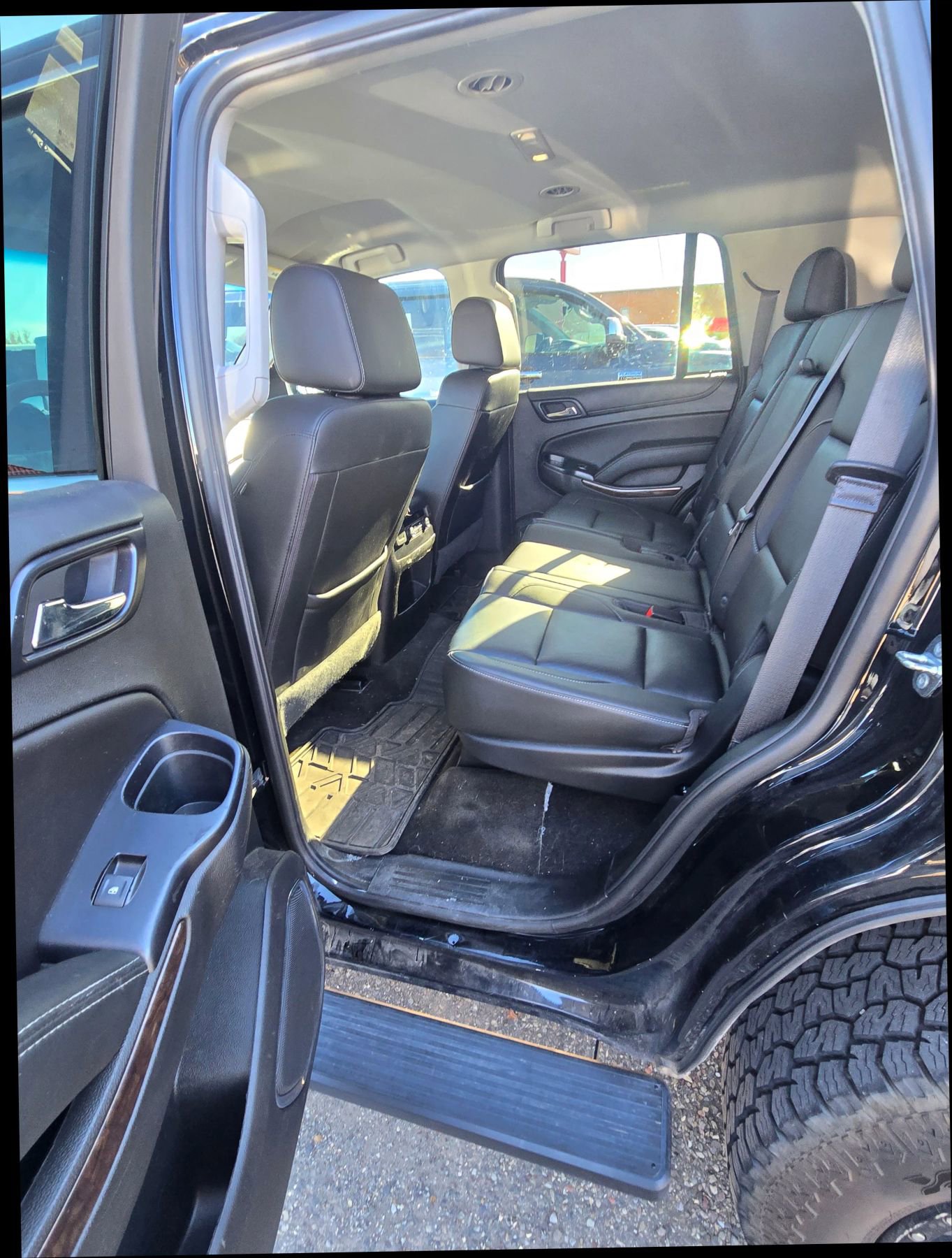 Used 2018 Chevrolet Tahoe LT w/ Luxury Package image 6