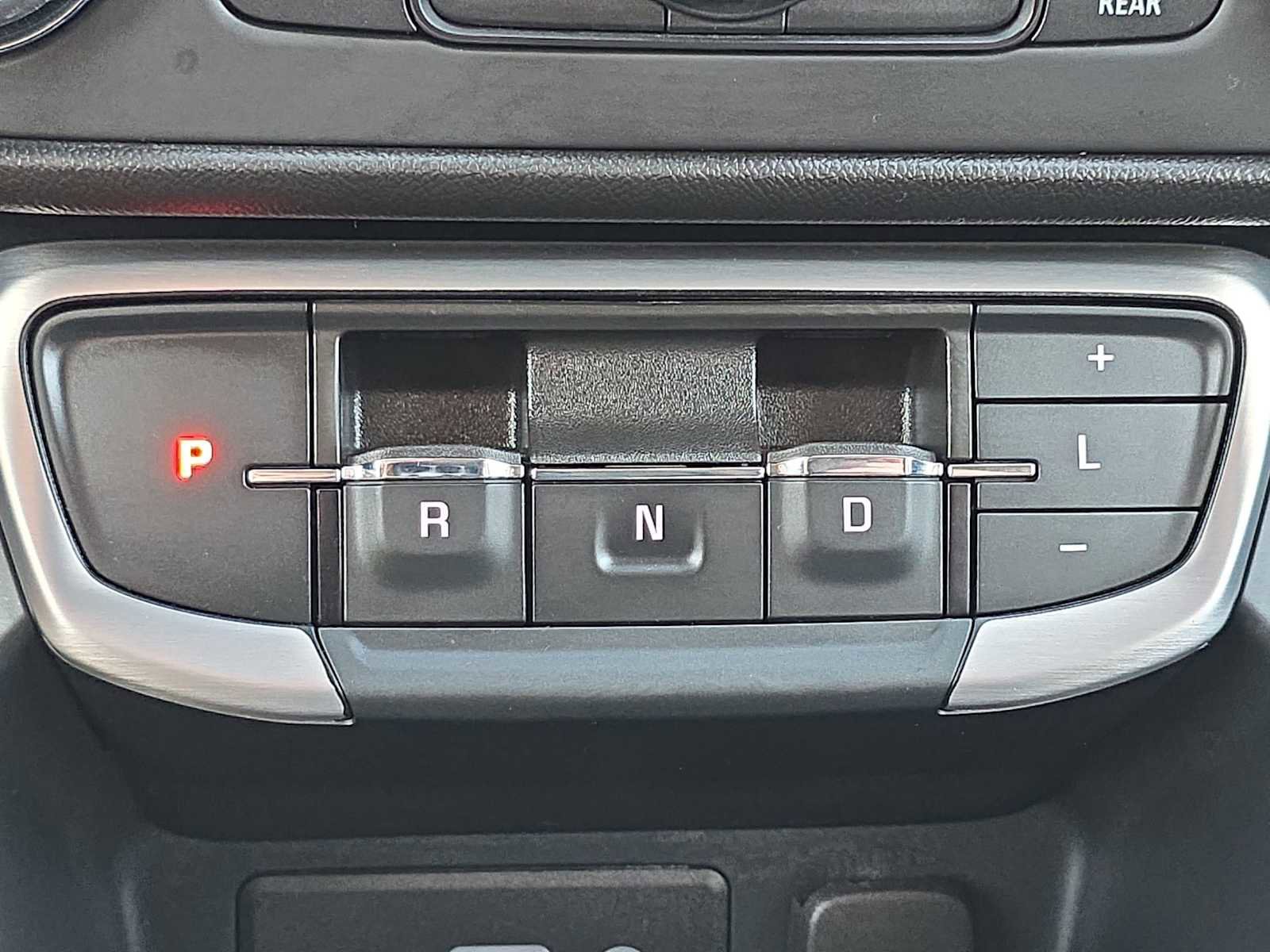 Used 2024 GMC Terrain SLE w/ Driver Convenience Package image 21