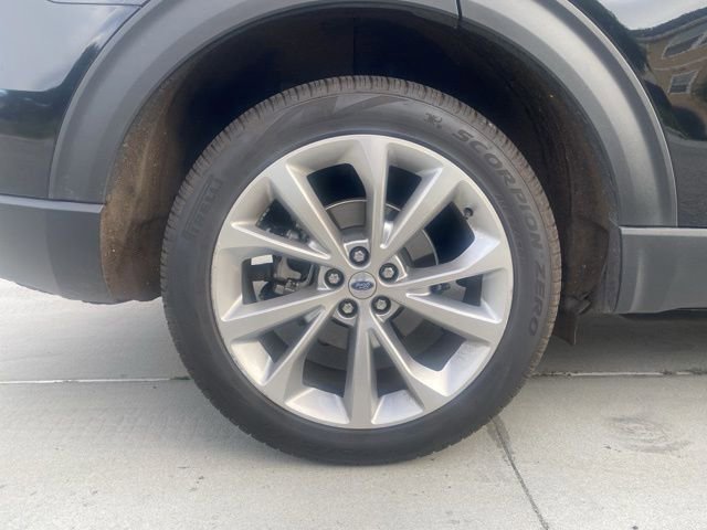 Used 2023 Ford Explorer Platinum w/ Technology Package image 9