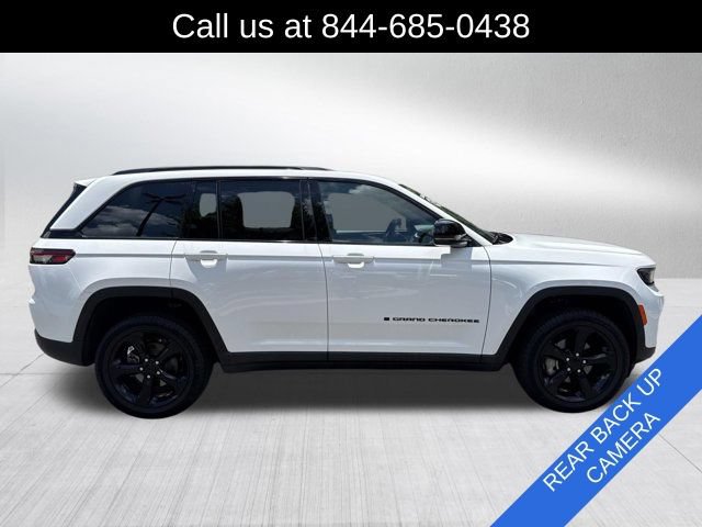 Certified 2024 Jeep Grand Cherokee Limited w/ Black Appearance Package RWD image 4