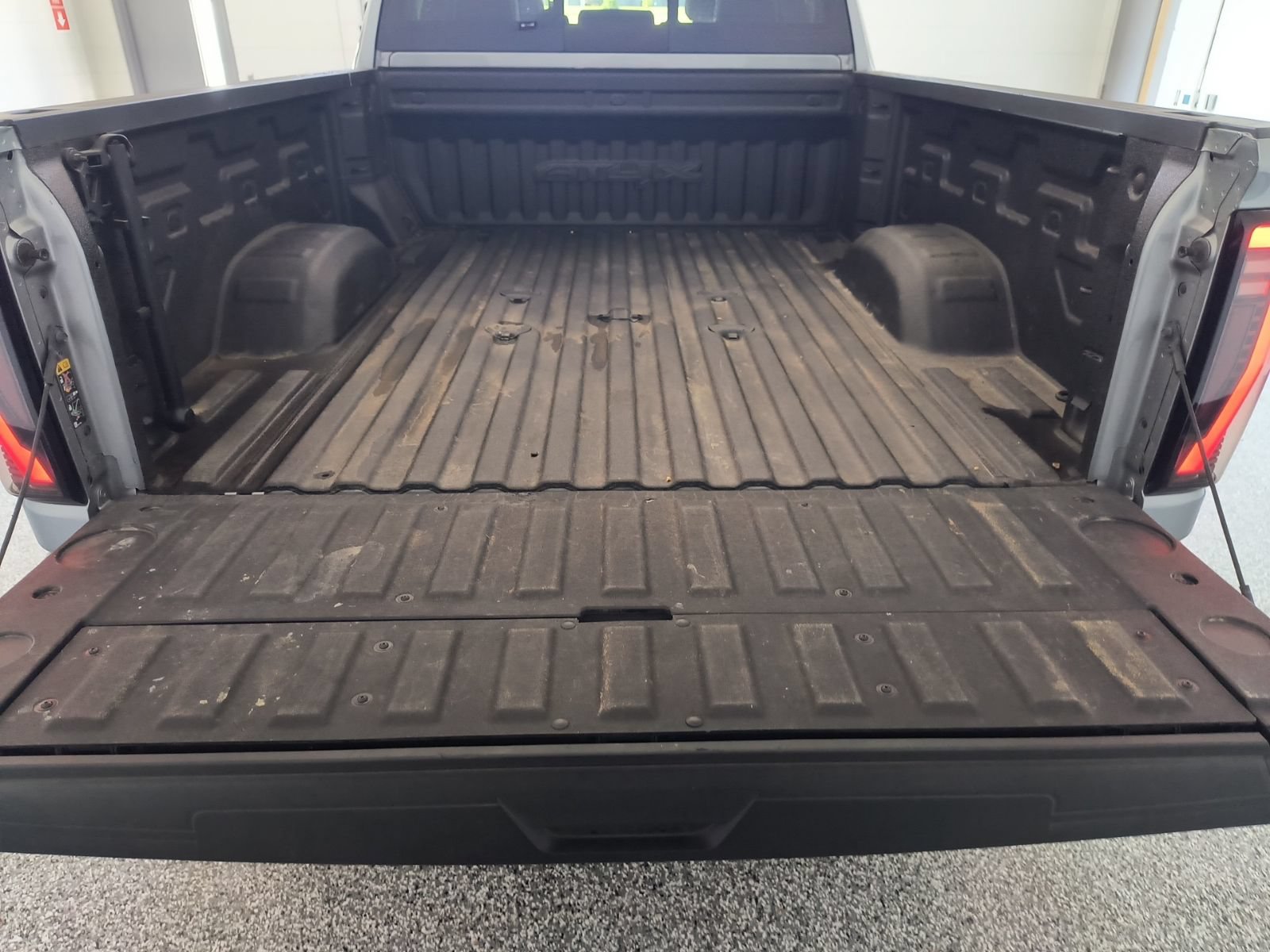 Used 2024 GMC Sierra 2500 AT4X AWD/4WD image 36