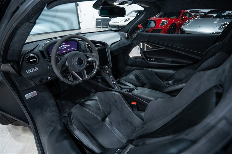 Used 2018 McLaren 720S Performance RWD image 18