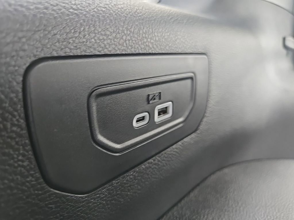 Used 2025 Jeep Grand Cherokee L Limited w/ Luxury Tech Group II image 93
