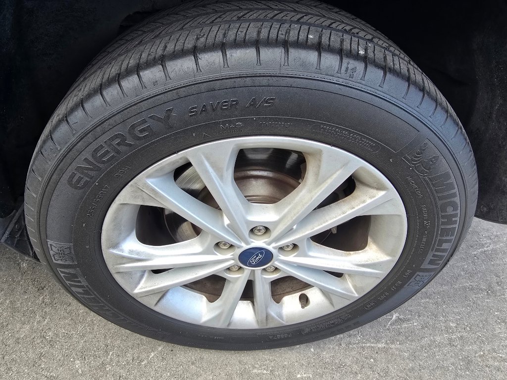 Used 2019 Ford Escape SE image 16
