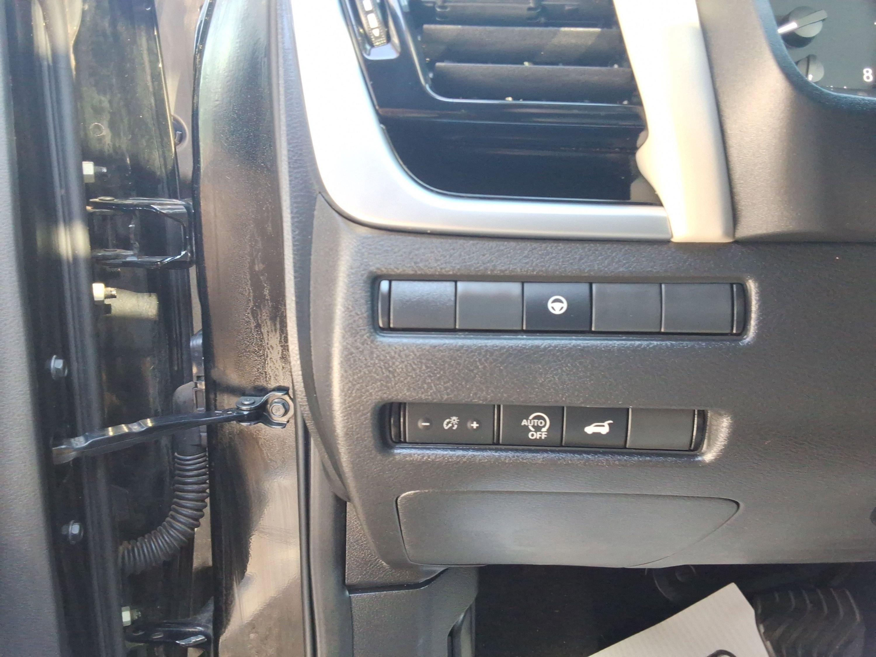 Used 2023 Nissan Rogue SL w/ SL Premium Package image 22