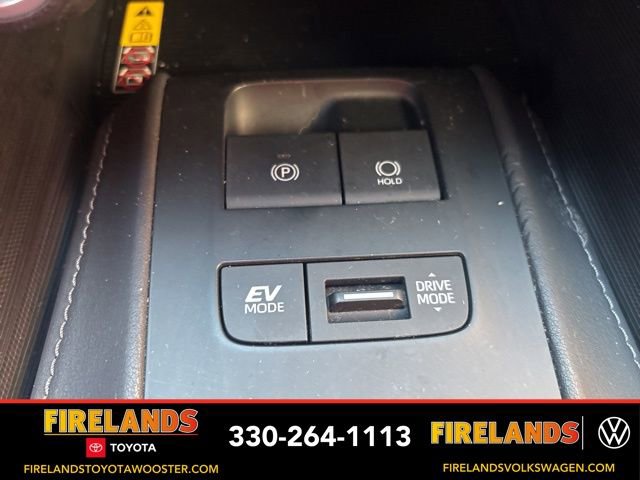 Used 2023 Toyota Venza Limited image 21