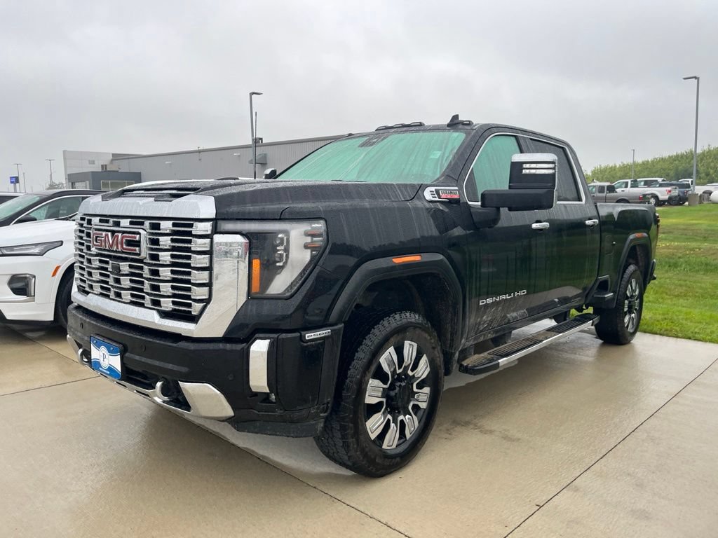 Used 2024 GMC Sierra 2500 Denali AWD/4WD image 2
