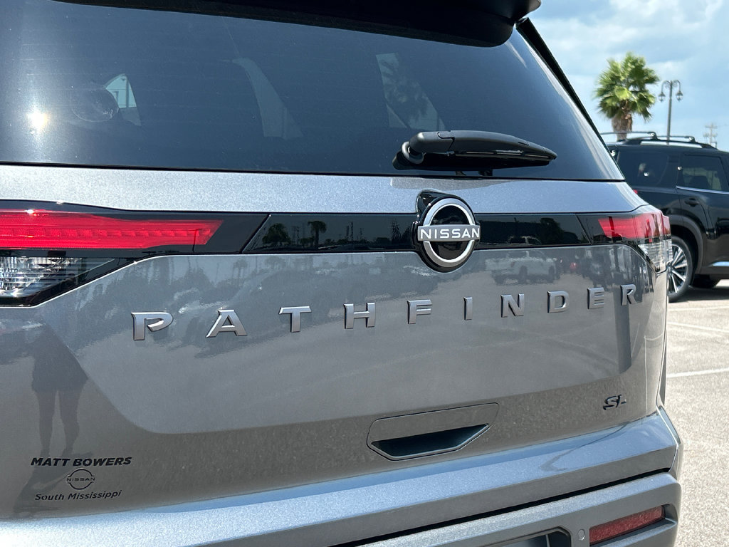 New 2026 Nissan Pathfinder SL w/ Cargo Package FWD image 8