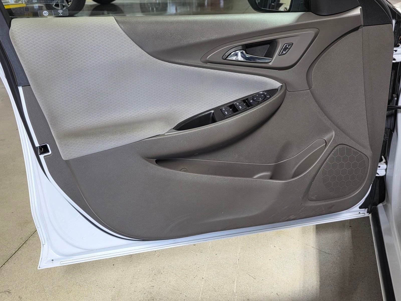 Used 2022 Chevrolet Malibu LS FWD image 20