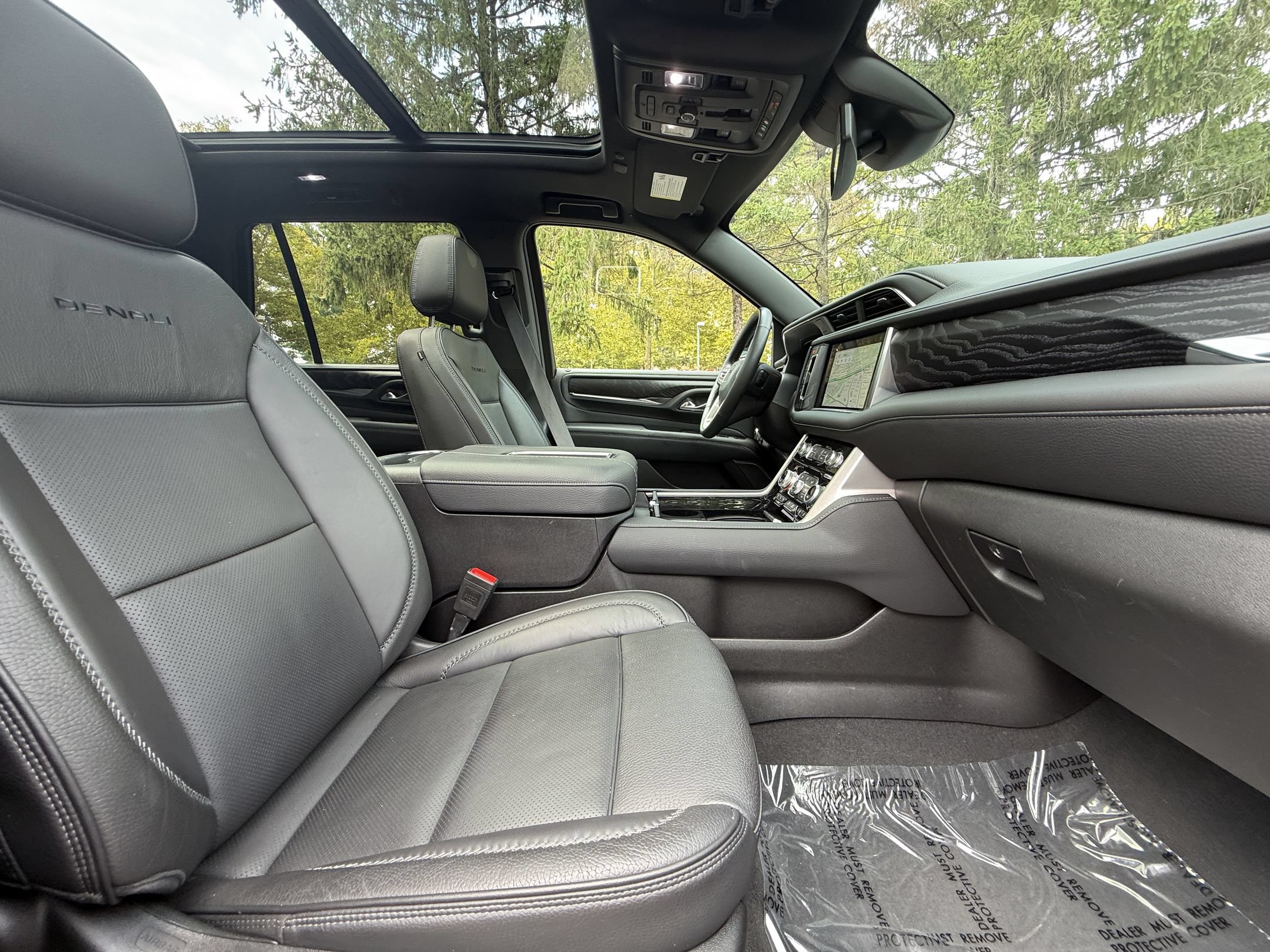 Used 2024 GMC Yukon Denali AWD/4WD image 24