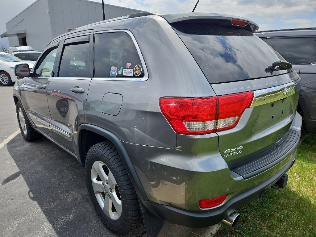 Used 2011 Jeep Grand Cherokee Laredo AWD/4WD image 5