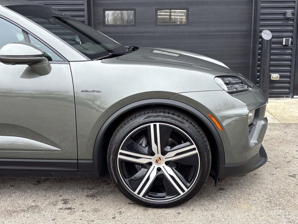 Used 2024 Porsche Macan 4 Electric image 14