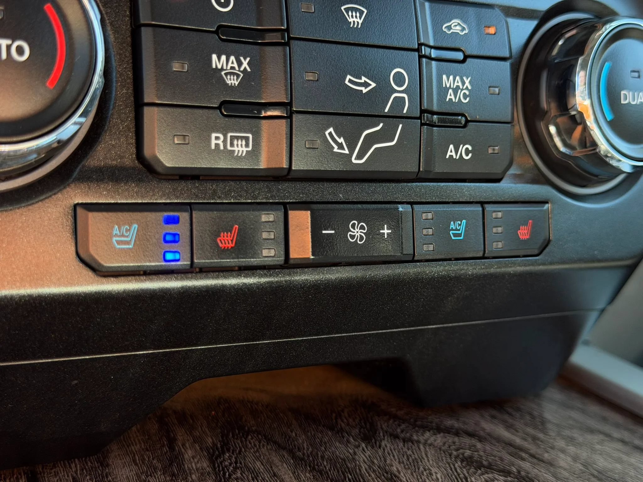 Used 2019 Ford F250 Lariat w/ Lariat Ultimate Package AWD/4WD image 43
