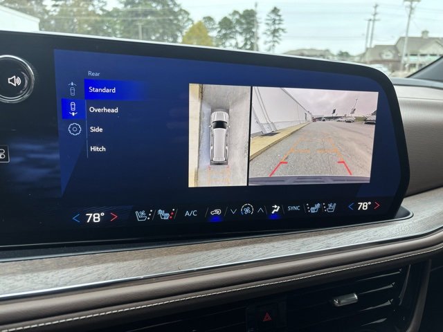 Certified 2025 Chevrolet Suburban High Country image 3