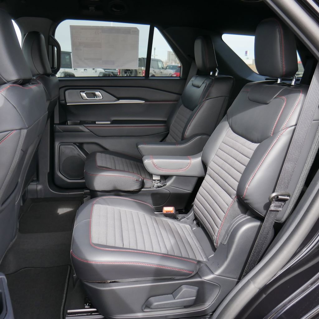 New 2026 Ford Explorer ST-Line image 6