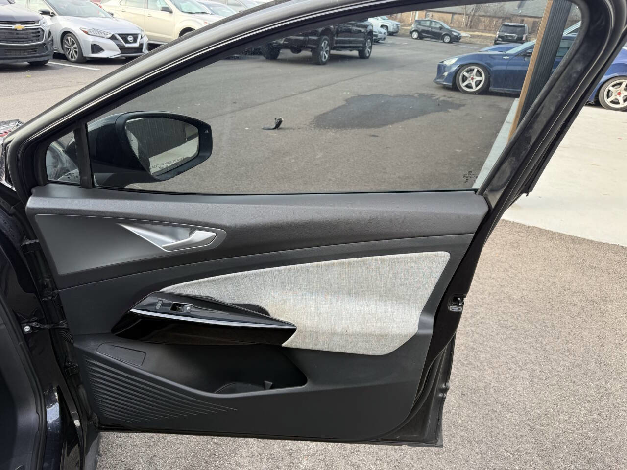 Used 2024 Volkswagen ID.4 2WD image 13