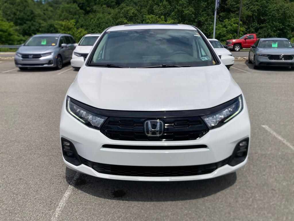 New 2026 Honda Odyssey Touring image 2
