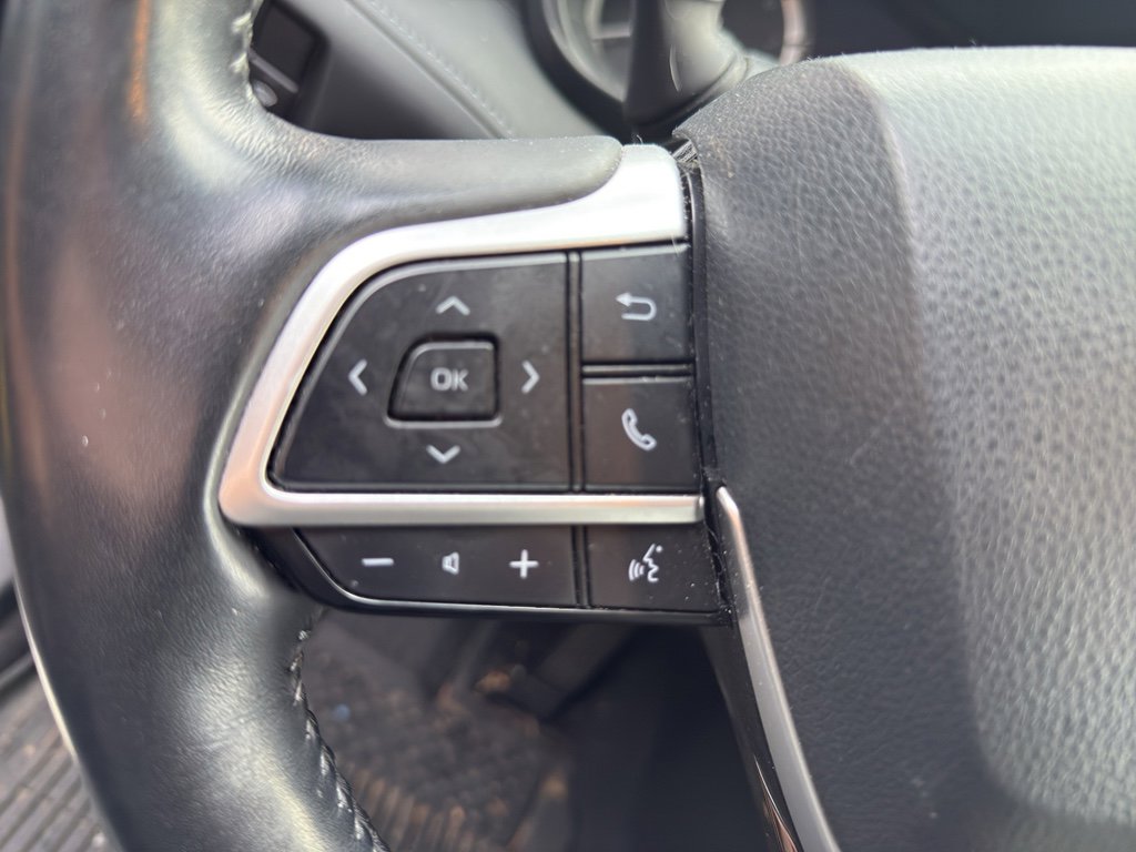 Used 2022 Toyota Highlander Platinum image 11