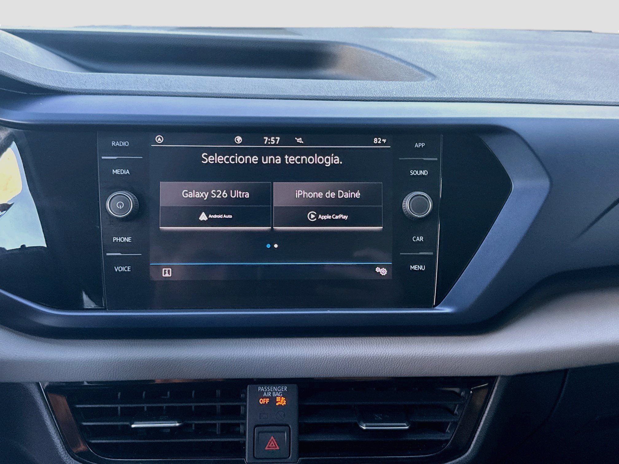 Certified 2022 Volkswagen Taos SE FWD image 12