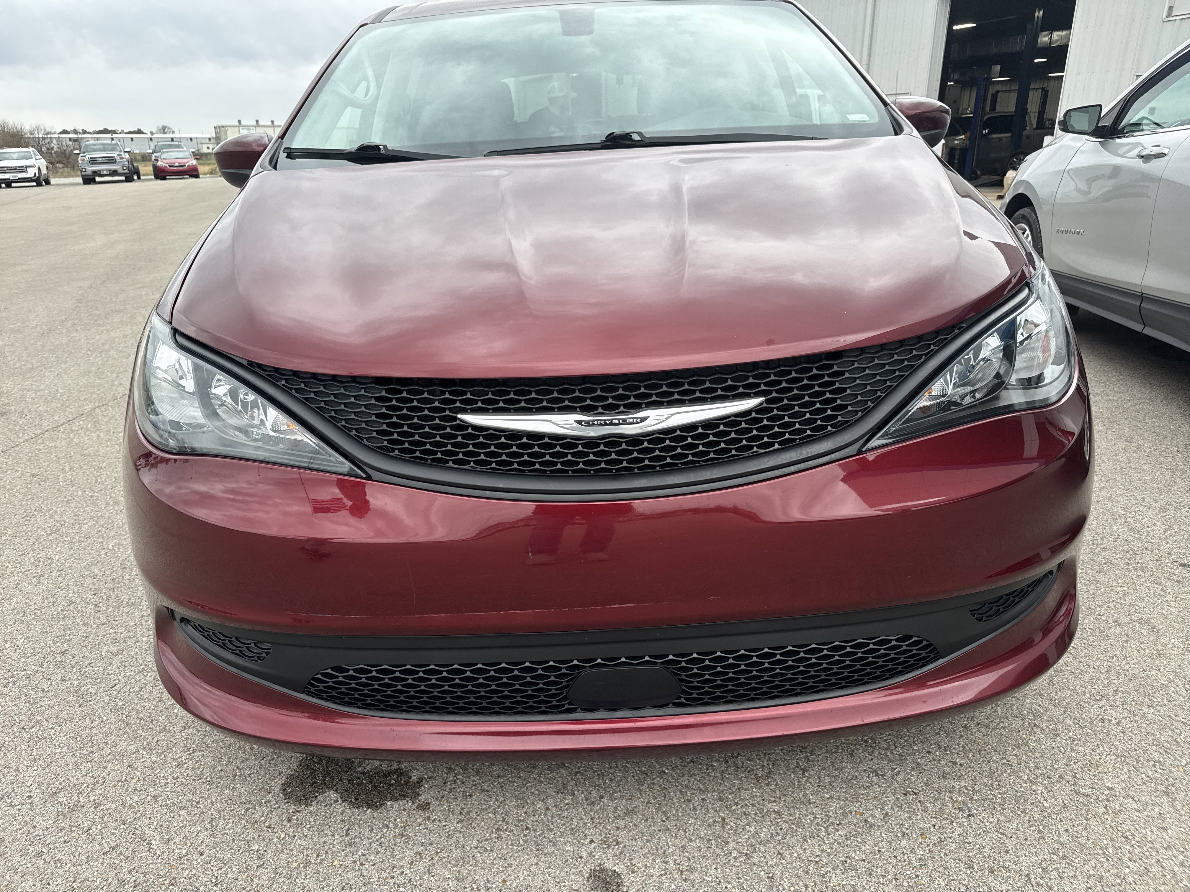 Used 2022 Chrysler Voyager LX FWD image 7