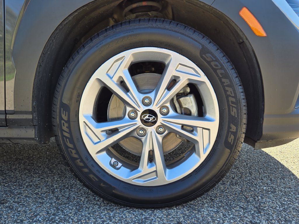 Used 2023 Hyundai Kona SEL AWD/4WD image 10