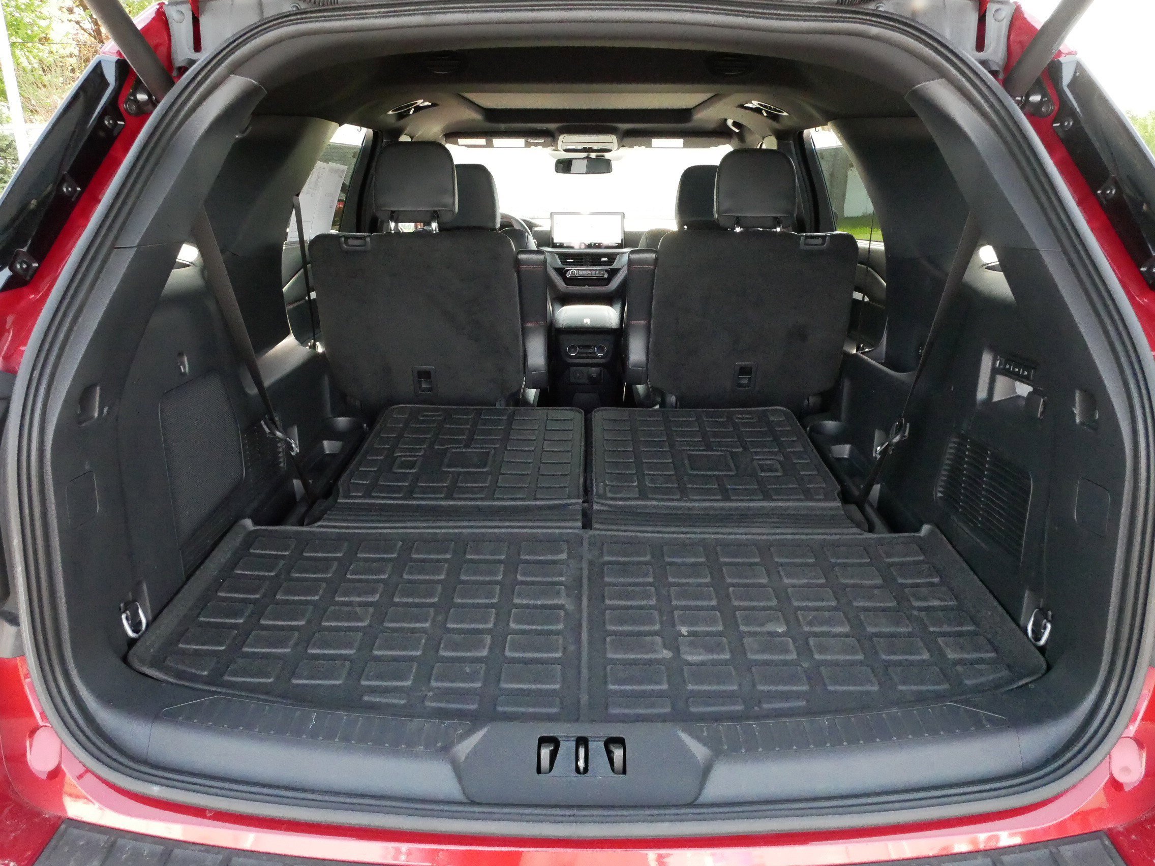 Used 2025 Ford Explorer ST-Line w/ Premium Package AWD/4WD image 18