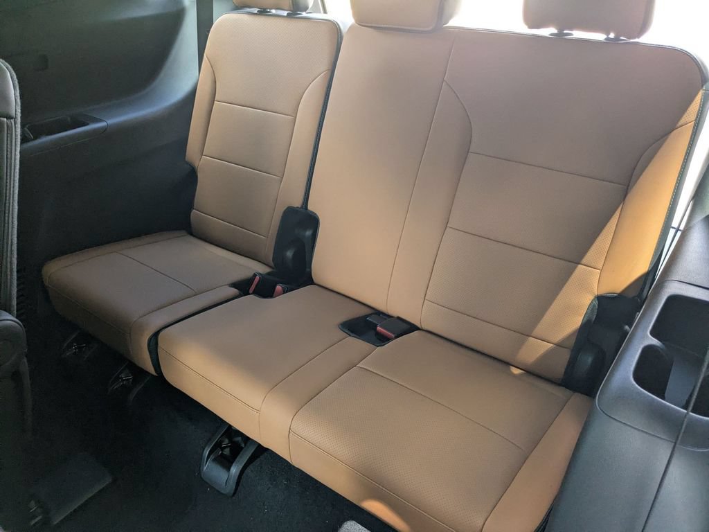 New 2027 Chevrolet Traverse Z71 w/ Driver Confidence Package AWD/4WD image 28