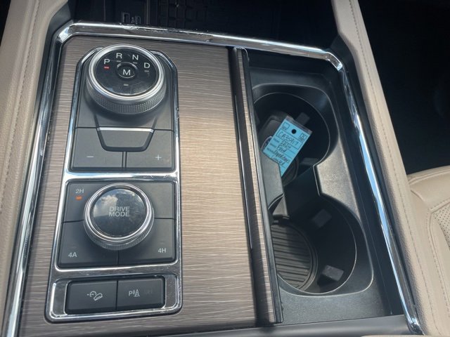 Used 2024 Ford Expedition Limited image 31