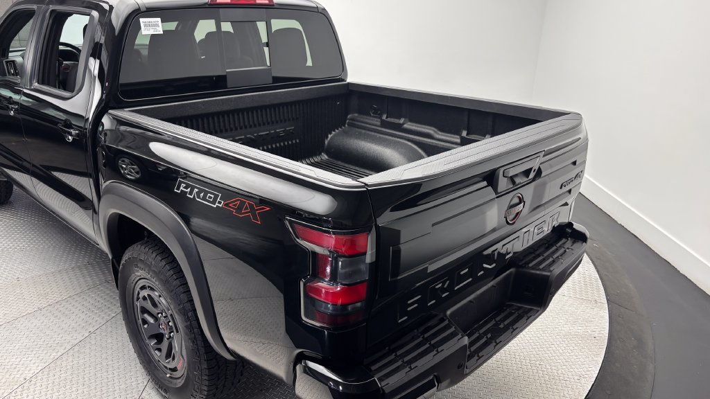 Used 2026 Nissan Frontier PRO-4X AWD/4WD image 11