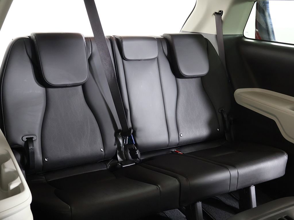 Used 2023 Kia Carnival LX image 37