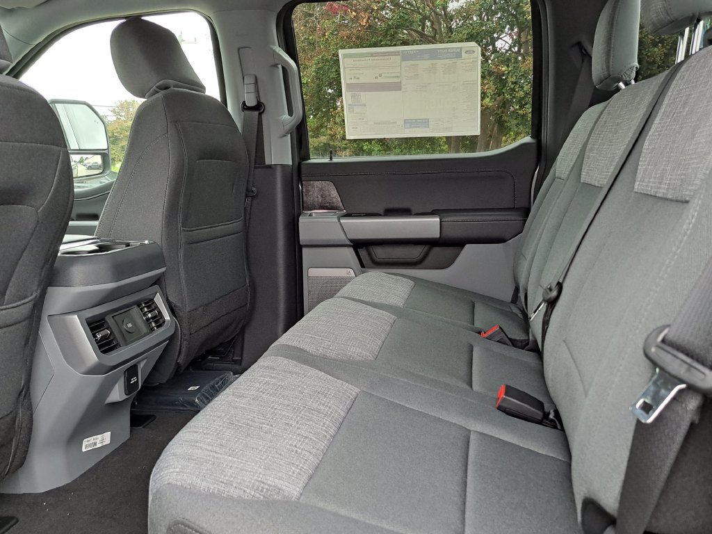 New 2026 Ford F350 XLT w/ XLT Premium Package AWD/4WD image 15