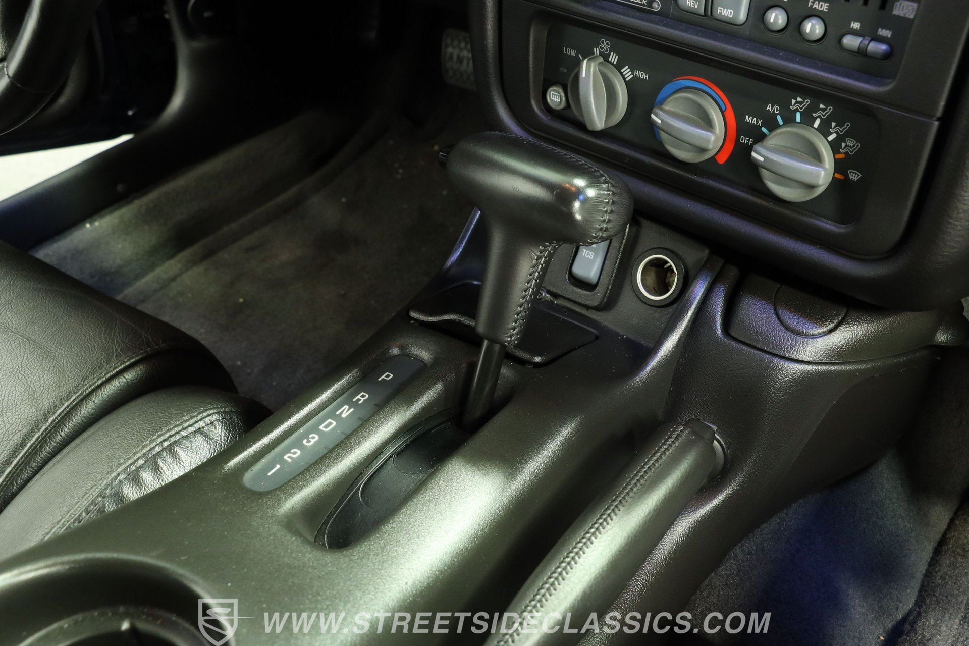 Used 2001 Pontiac Firebird Trans Am RWD image 40