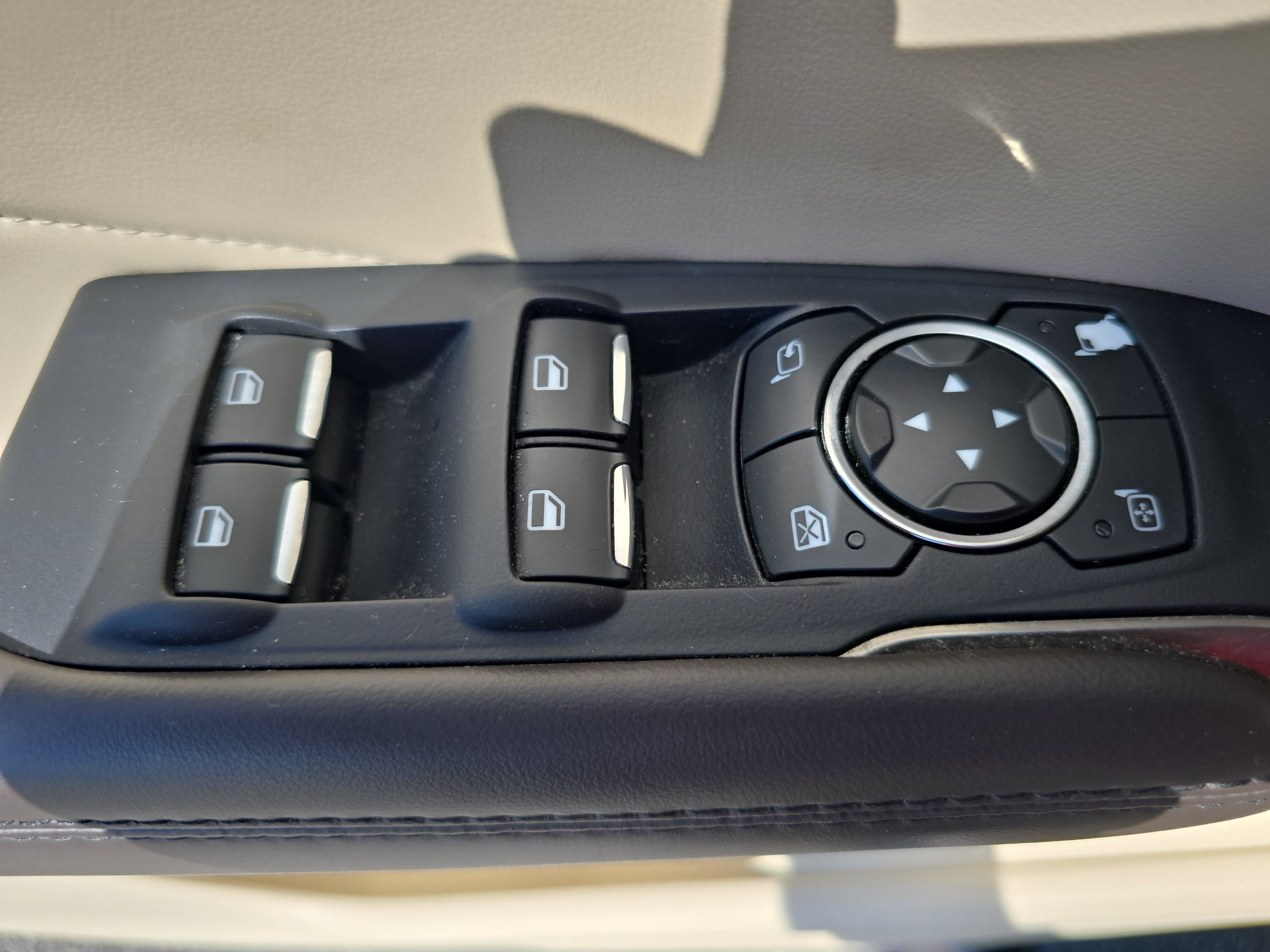 Used 2015 Lincoln MKC FWD w/ Equipment Group 102A Reserve image 27