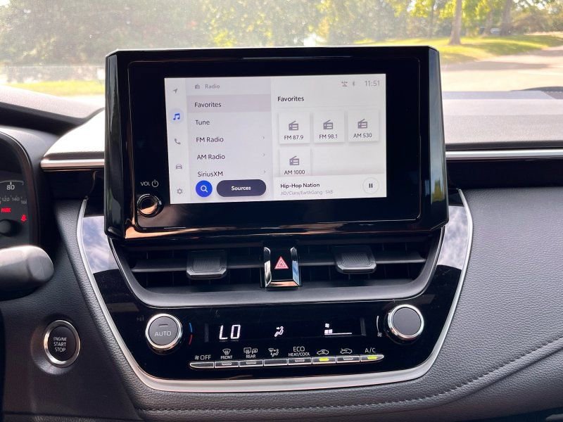 Used 2025 Toyota Corolla SE image 21