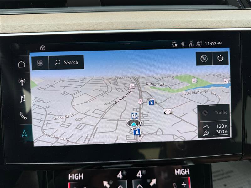 Used 2024 Audi Q8 e-tron Premium Plus image 20