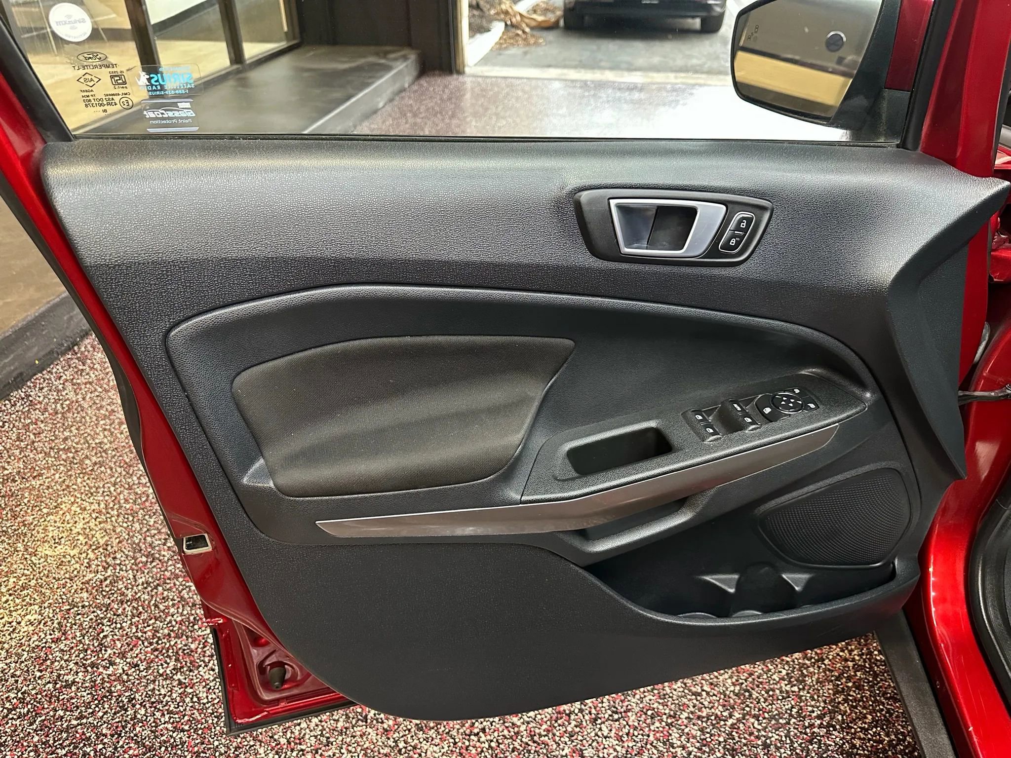 Used 2019 Ford EcoSport SE w/ SE Convenience Package image 10