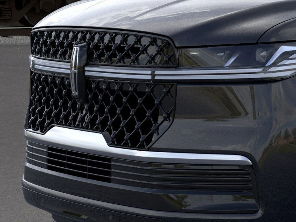 New 2026 Lincoln Navigator Reserve w/ Jet Appearance Package image 17