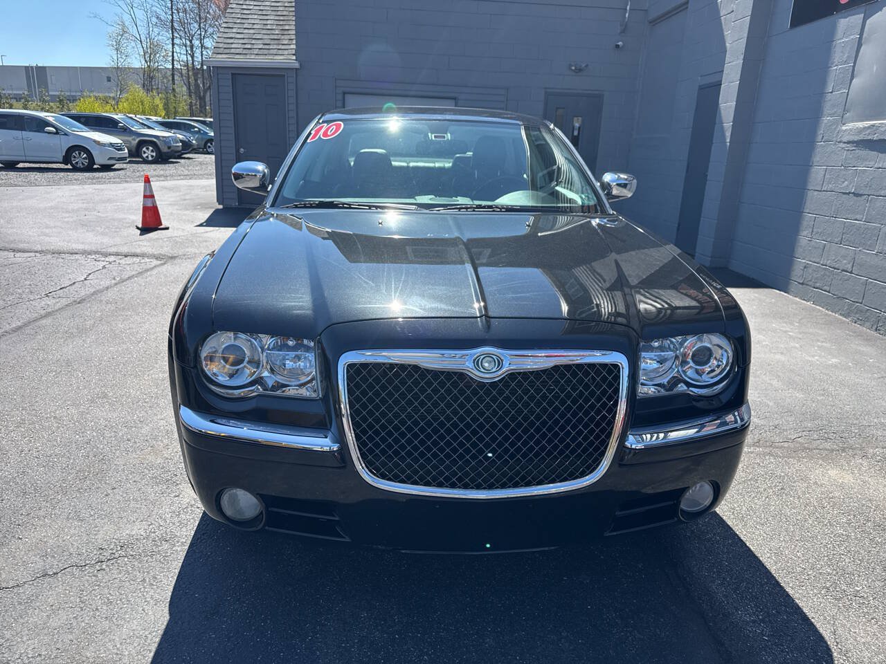 Used 2010 Chrysler 300 C w/ Luxury Group II AWD/4WD image 2