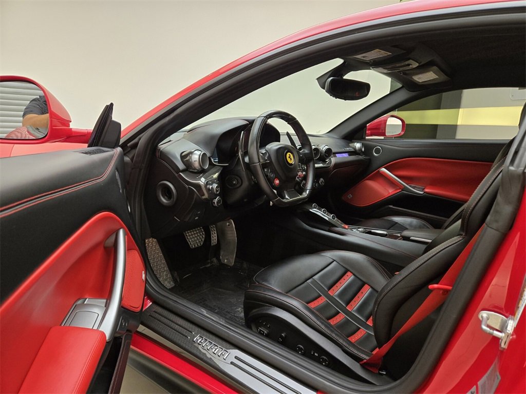 Used 2016 Ferrari F12 Berlinetta image 17