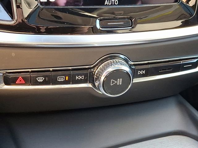 Used 2021 Volvo V60 T5 Cross Country w/ Climate Package image 18