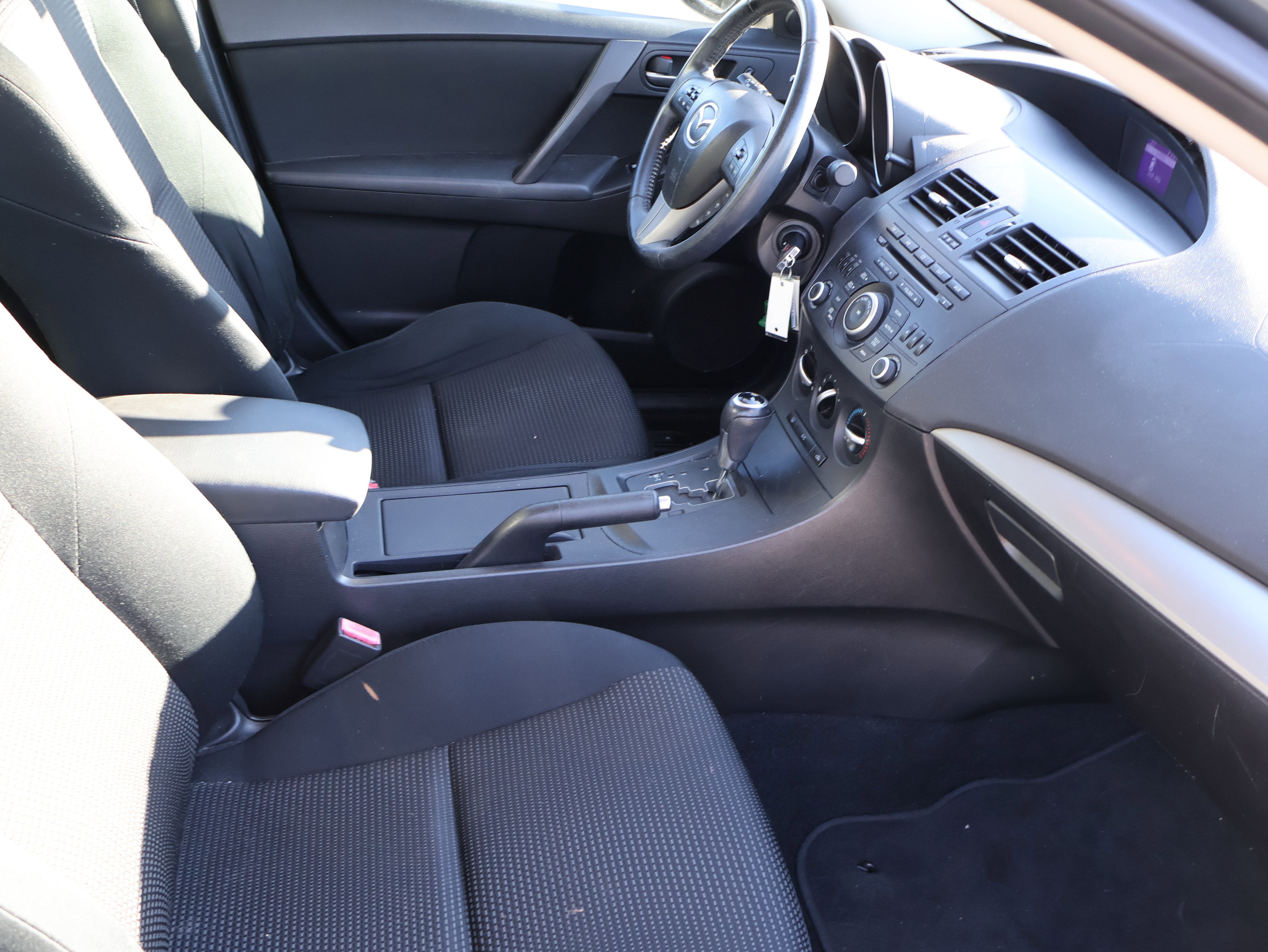 Used 2012 MAZDA MAZDA3 i Touring image 11