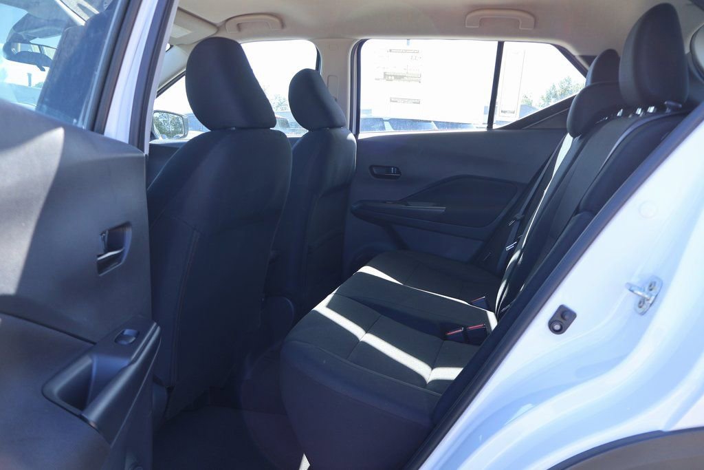 New 2025 Nissan Kicks Play S image 8