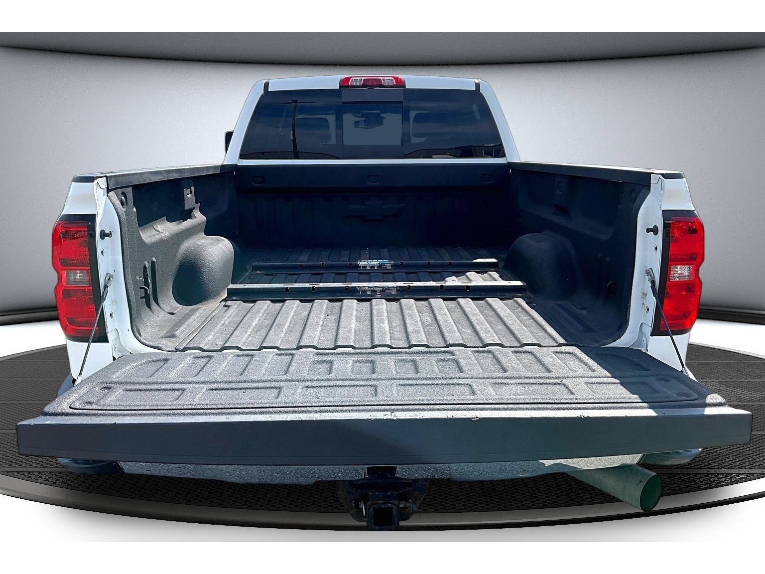 Used 2016 Chevrolet Silverado 2500 LTZ w/ Driver Alert Package AWD/4WD image 13