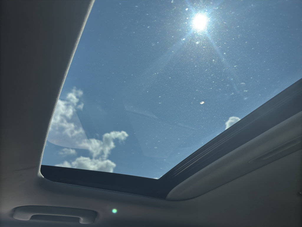 Certified 2024 Kia Seltos SX w/ SX Sunroof Package image 17